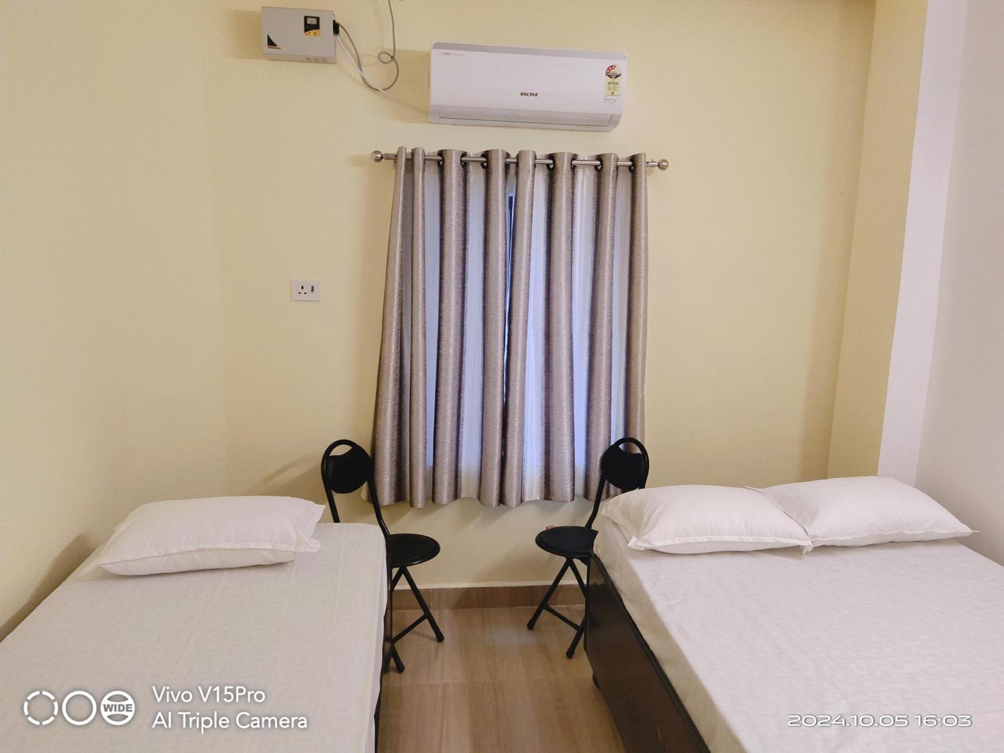 Incredible Banaras Inn バラナシ エクステリア 写真