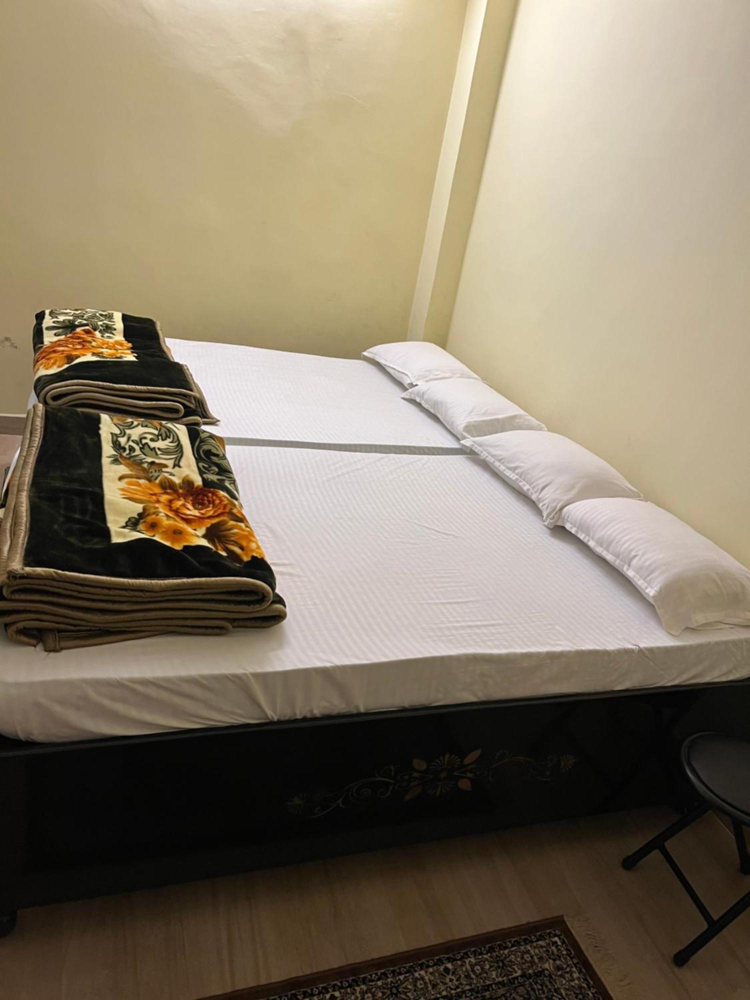 Incredible Banaras Inn バラナシ エクステリア 写真