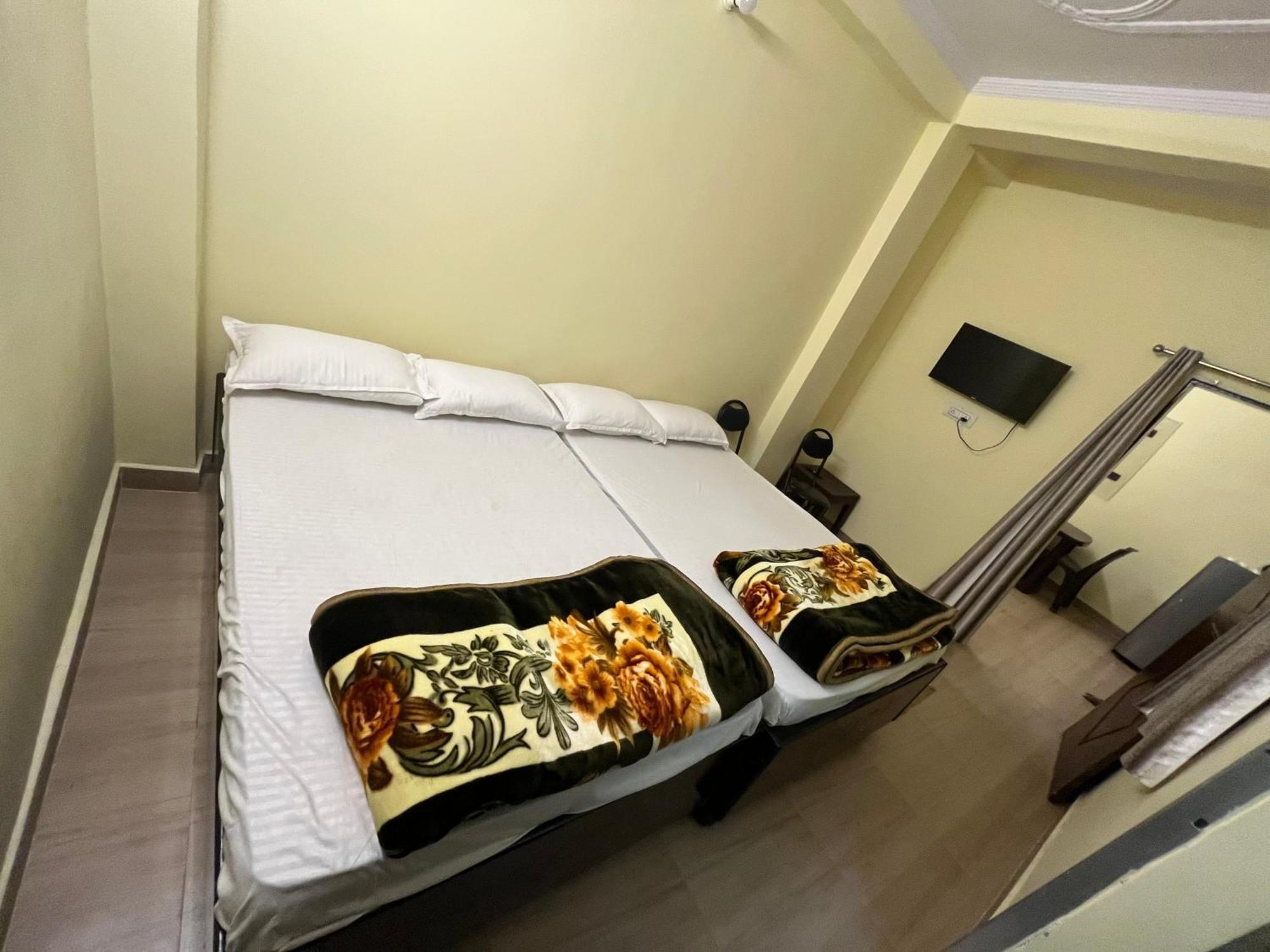 Incredible Banaras Inn バラナシ エクステリア 写真